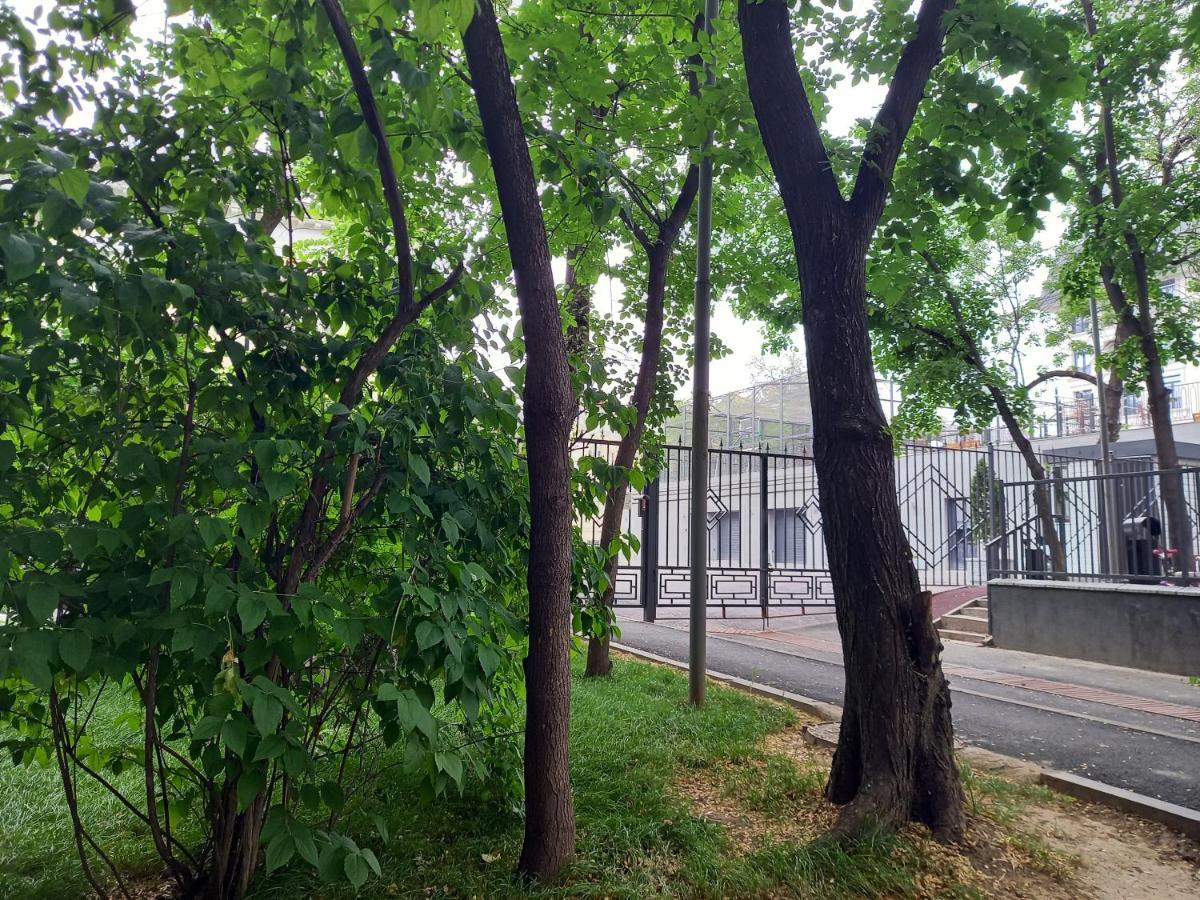 "В Центре Города" Квартира - "Downtown" Apartment アルマトイ エクステリア 写真