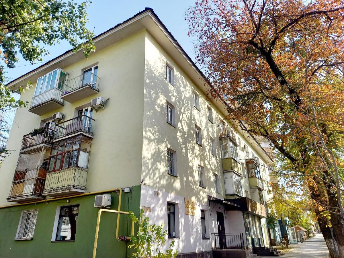 "В Центре Города" Квартира - "Downtown" Apartment アルマトイ エクステリア 写真